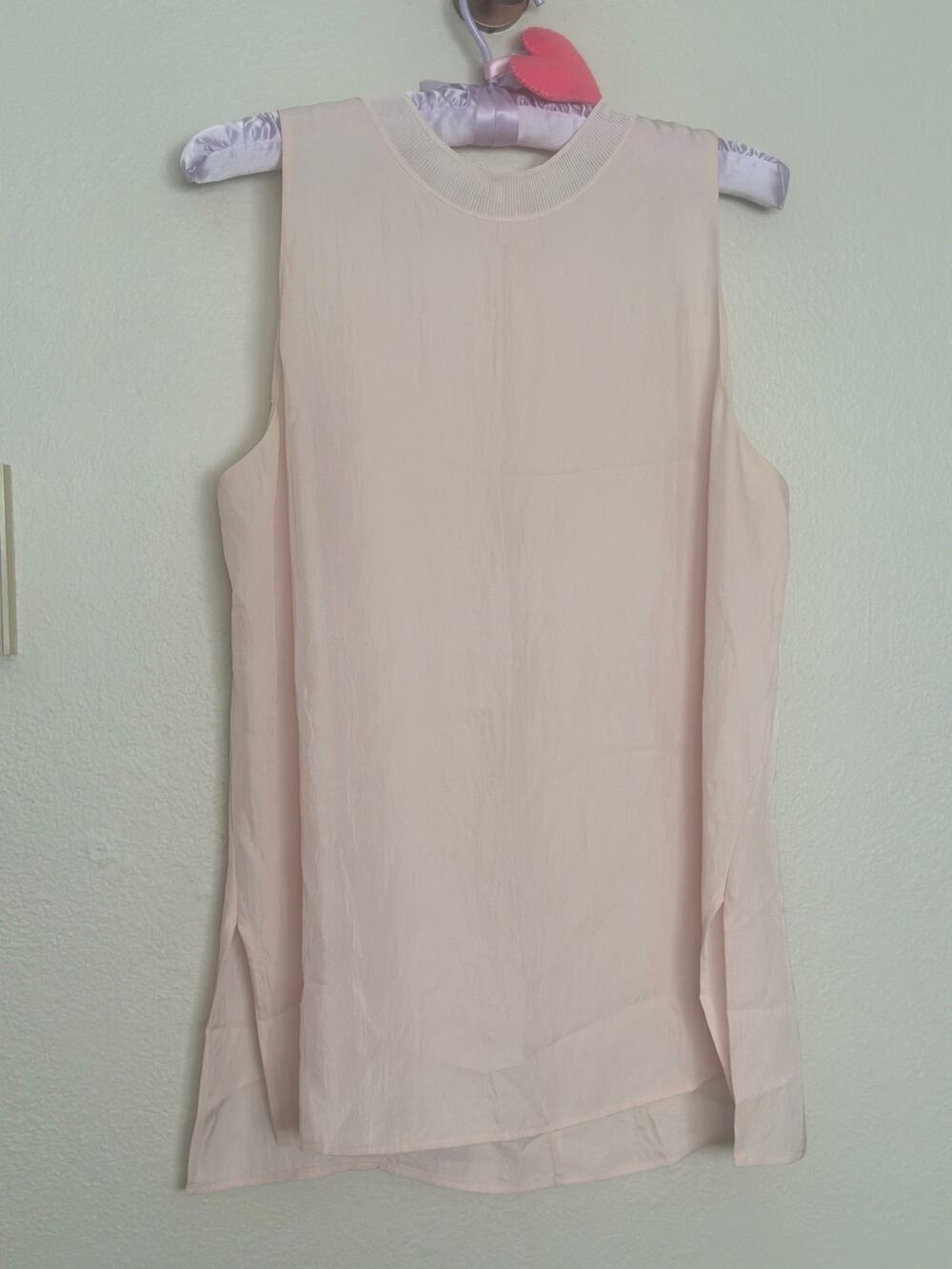Vince Medium 100% Silk Split Hem Tank Top Pale Pink Crewneck